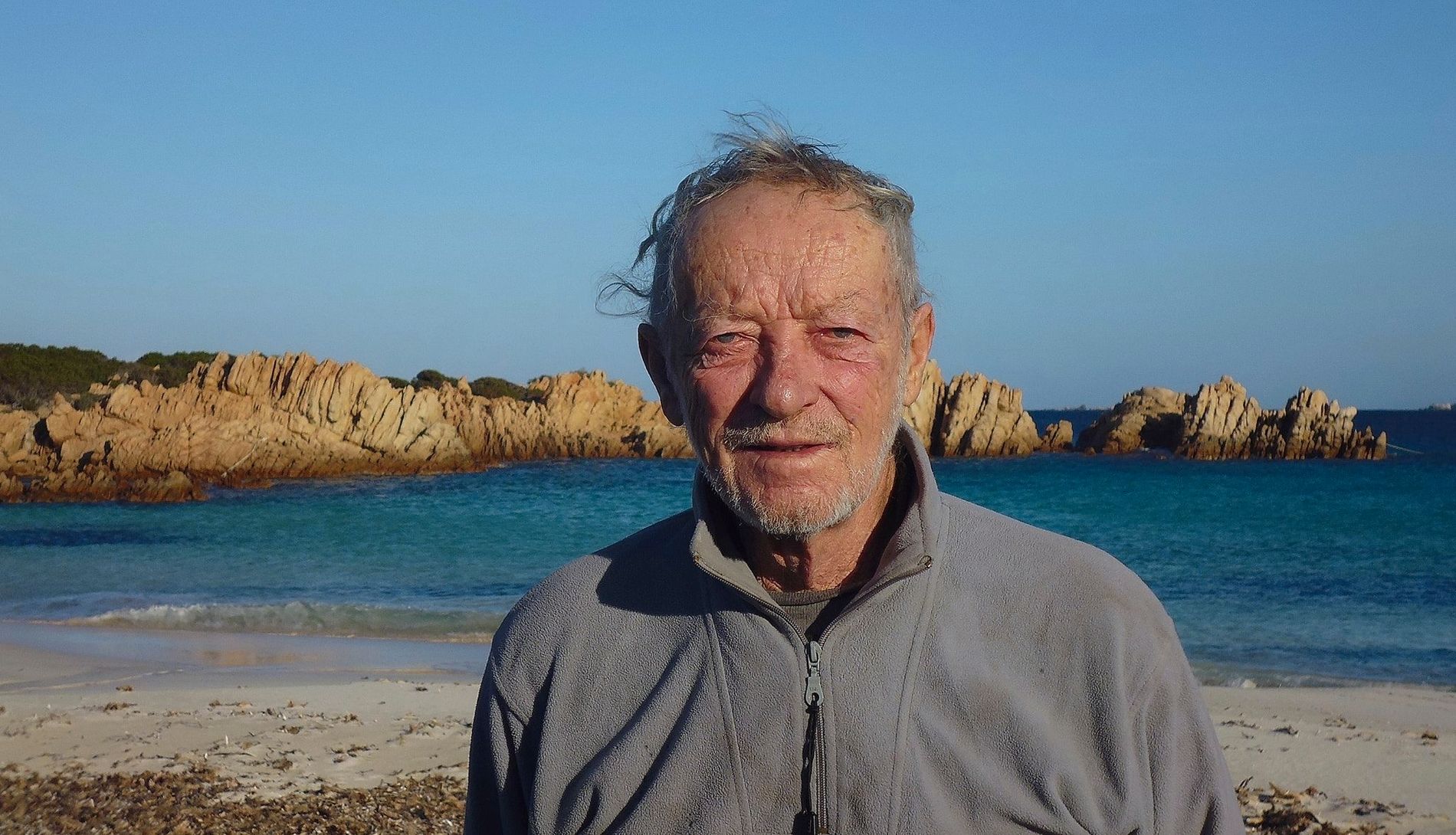 “Italian Robinson Crusoe” Refuses to Leave Paradise Island After 32 Years – VG