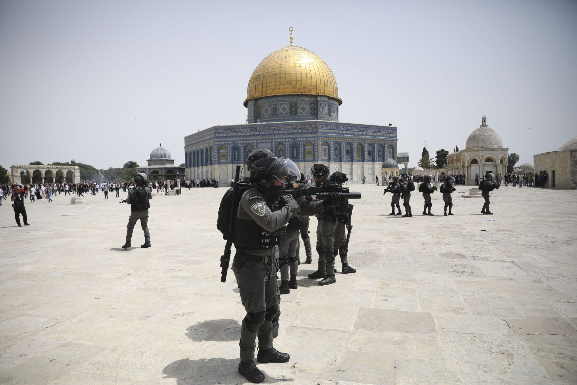 Palestinian anger at the Israeli police at the Prophet’s Mosque – VG