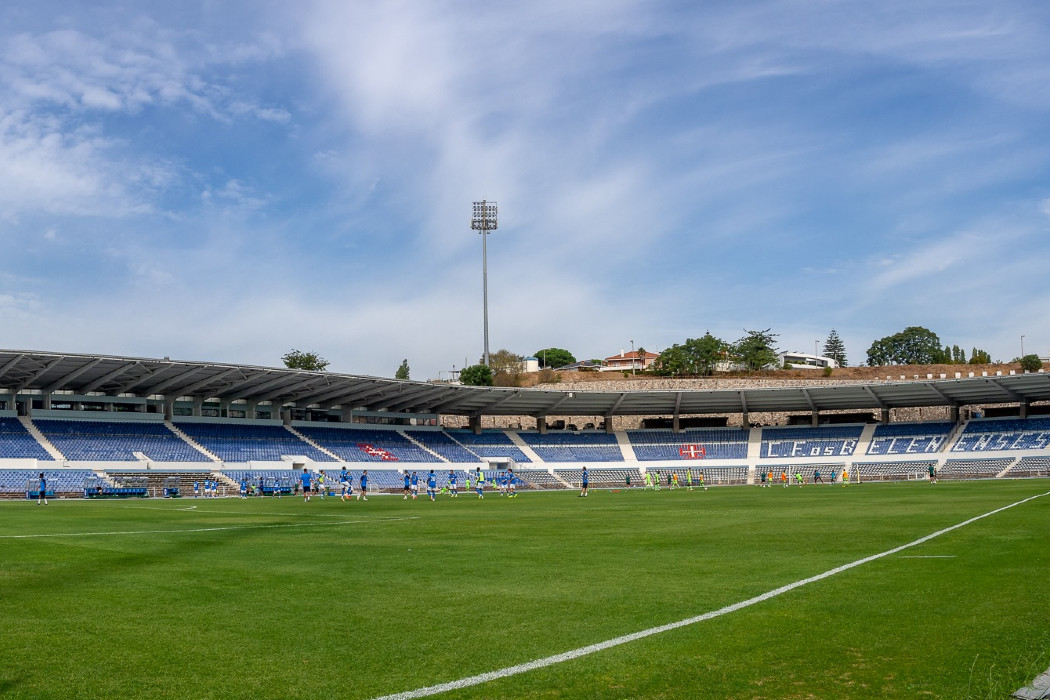 Ball – Belenenses tries to seduce Buffon … versus pastéis de Belém (Belenenses)