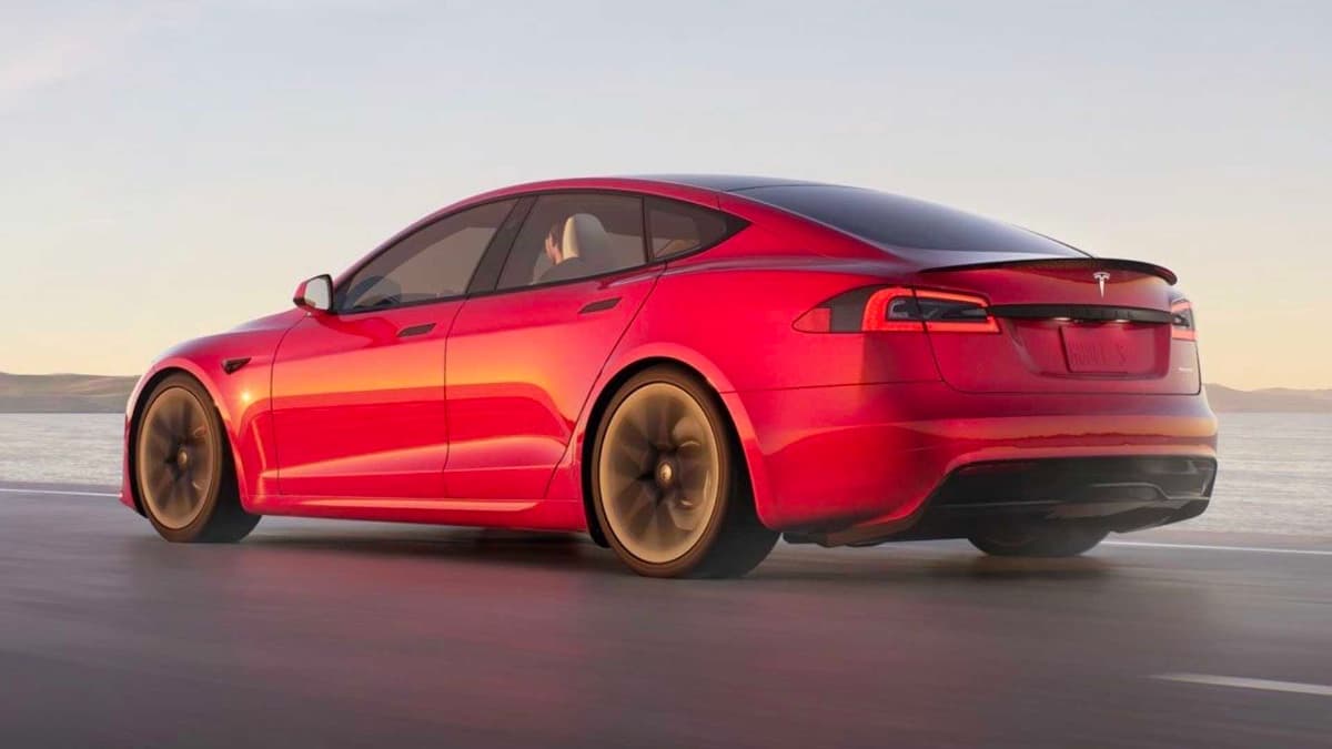 Tesla Model S Plaid covers 400 meters in just 9,247 seconds