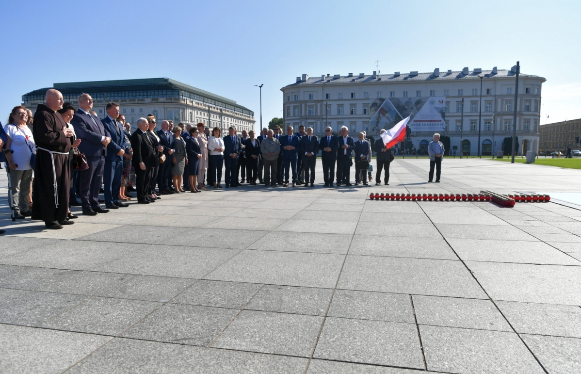 PiS politicians remembered the victims of the Smolensk disaster