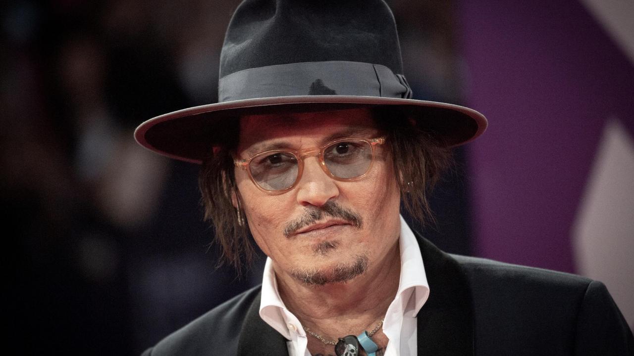 “Thanks to the kids and Vanessa!”  : In a mesmerizing manner at the ceremony at Johnny Depp Dew