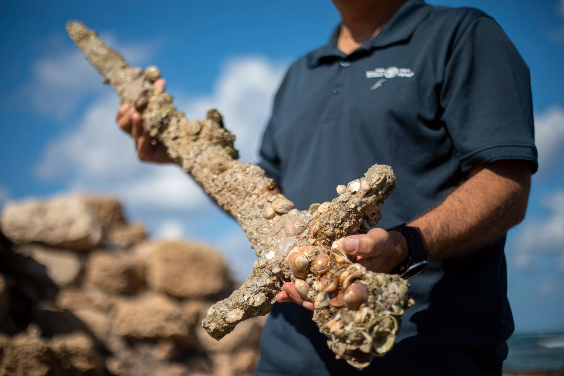 Diver finds 900-year-old sword off the coast of Israel – VG