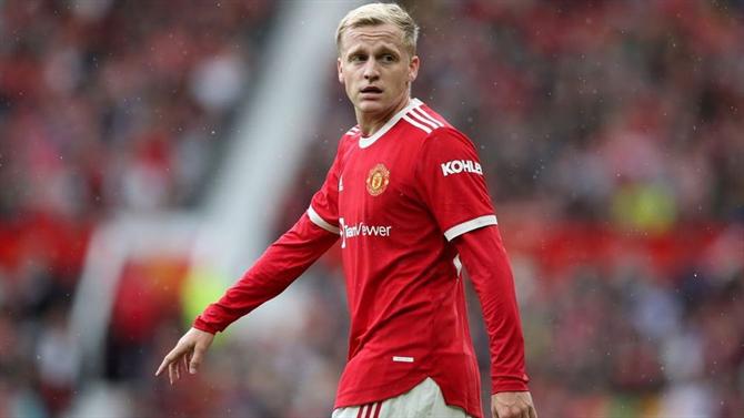 Ball - Donny van de Beek wants Real Madrid (Manchester United).

