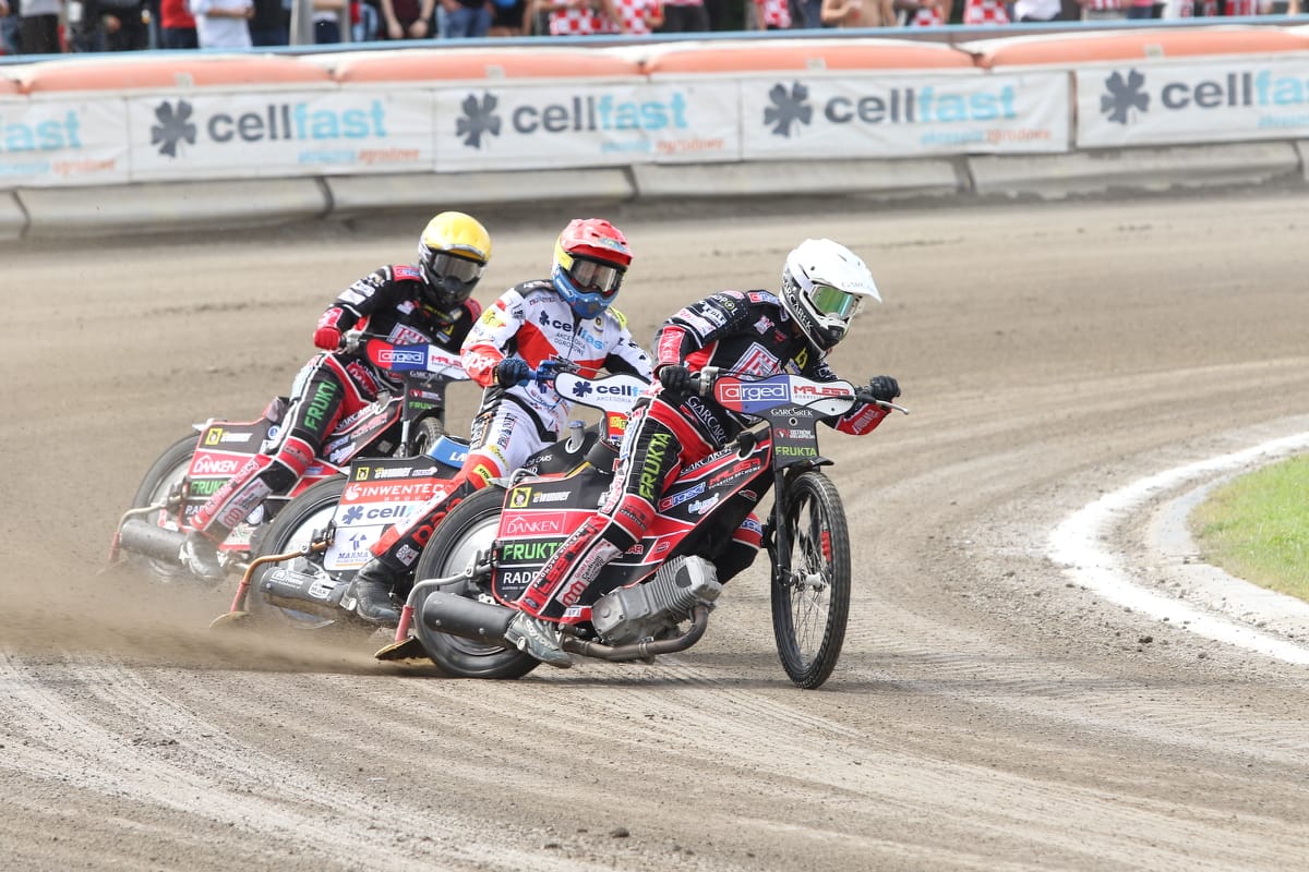 Garbage is a strange thing in Krosno!  The referee of the Evener 1st League final was completely lost