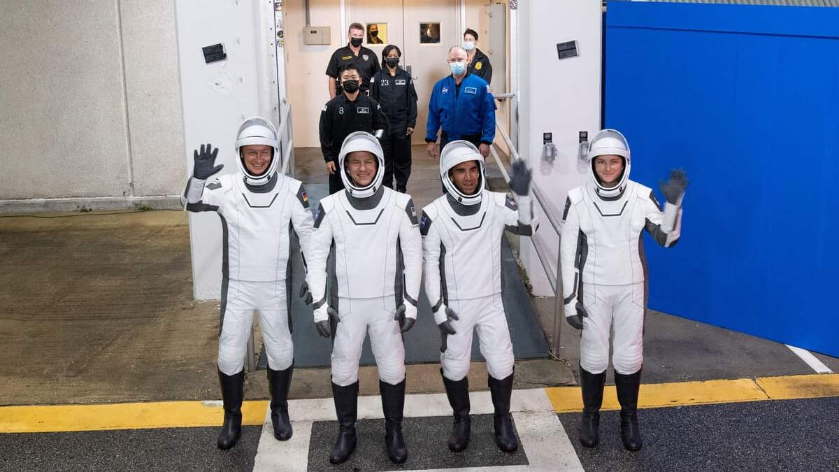 Four astronauts took off to the space station with SpaceX