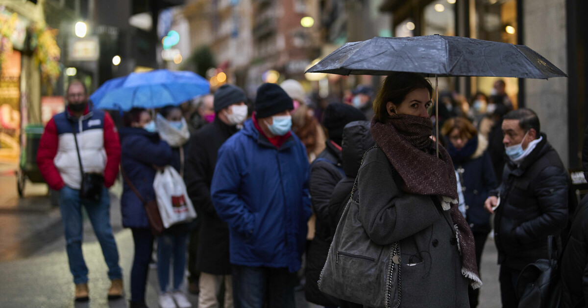 The peak of the new infection in Spain