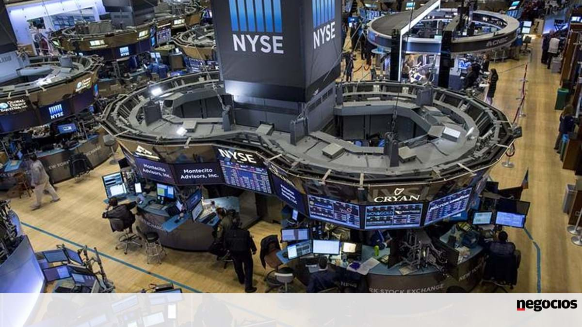 Banks pressure the Dow on the eve of a long weekend - Stock Exchange

