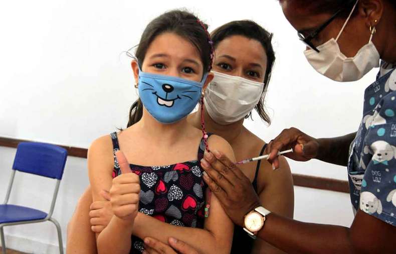 The child, Rafaela de Laya Avilar, who received the vaccination 