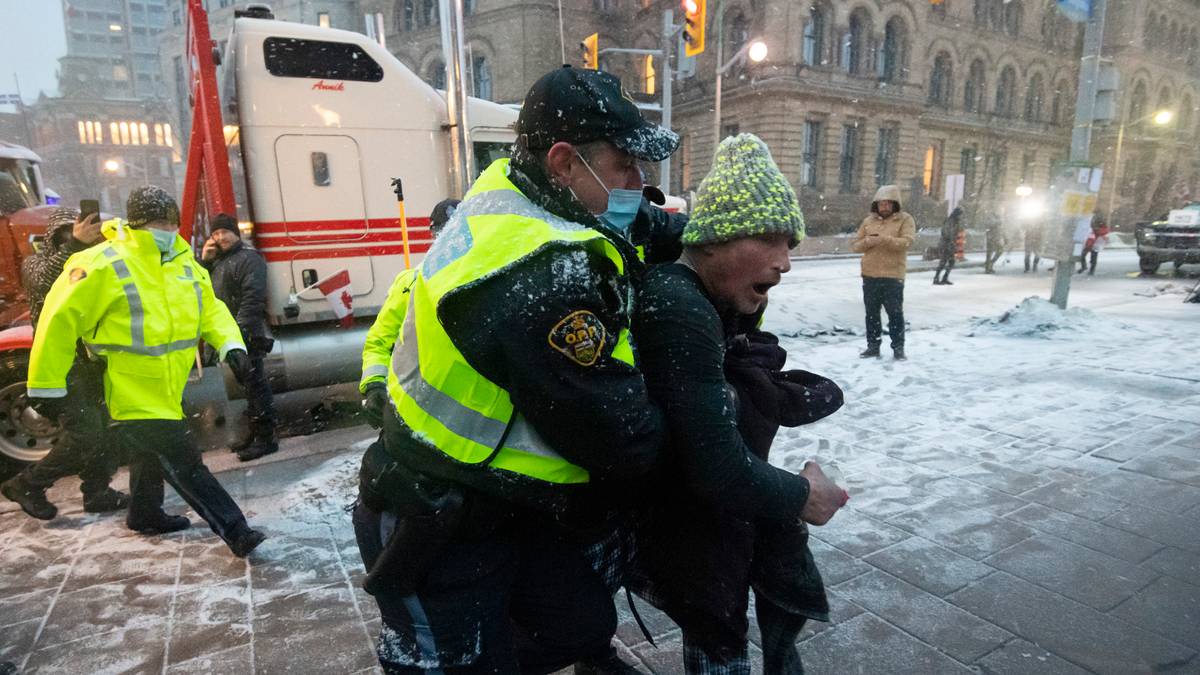 Truck Protest Leaders Arrested in Canada - NRK Urix - Foreign News & Documentaries

