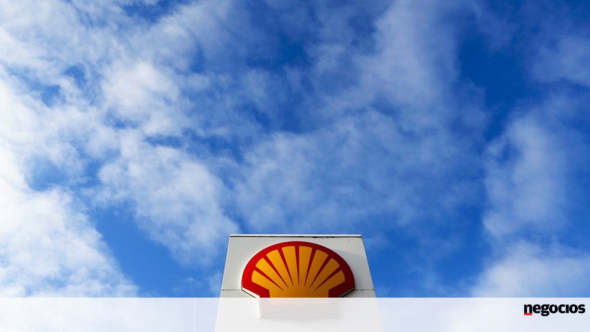 Shell buys Russian crude at a record discount of .5 per barrel