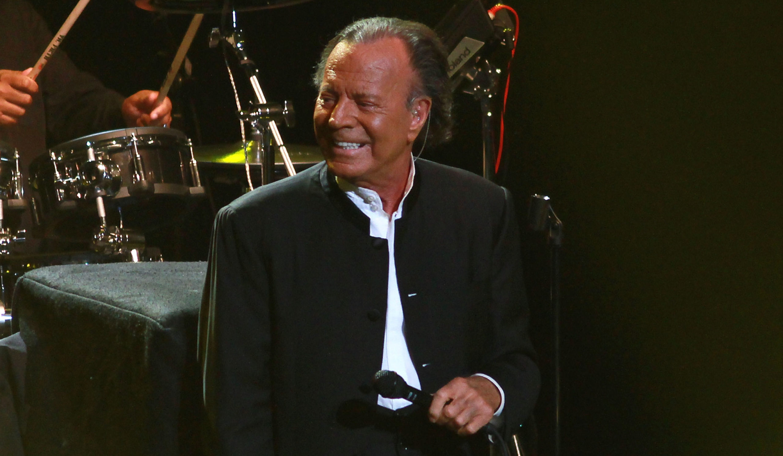 “They said I’m in a wheelchair, I have Alzheimer’s disease” – Julio Iglesias reacts