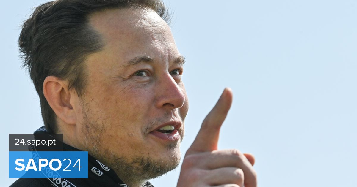 Elon Musk ‘jokes’ on Twitter saying he’s ‘going to buy Manchester United’