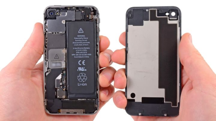 iPhone 14 internal picture disassembled