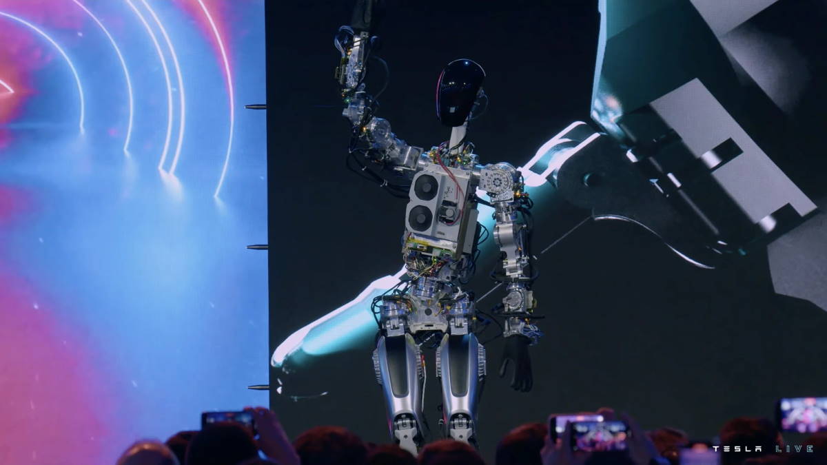 Elon Musk unveils Tesla’s Optimus humanoid prototype