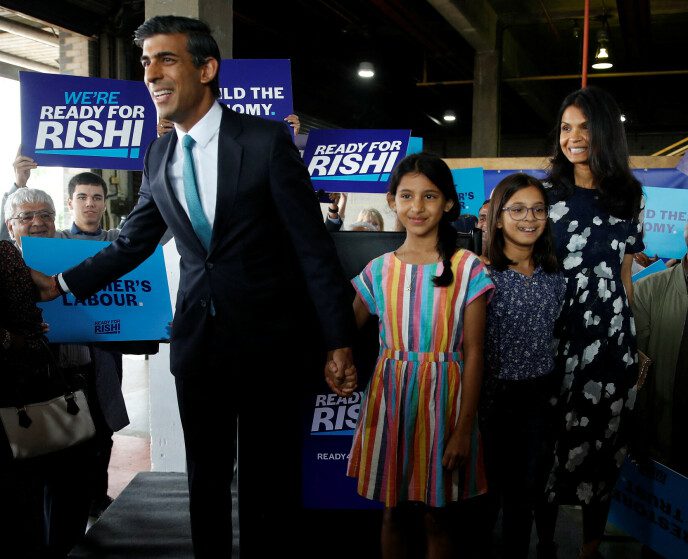 Historic: Rishi Sunak makes history as the first British Prime Minister of Indian descent.  He and his wife, Akshata Murti, will also become the first billionaires to enter Downing Street.  Photo: REUTERS/Peter Nichols/NTP