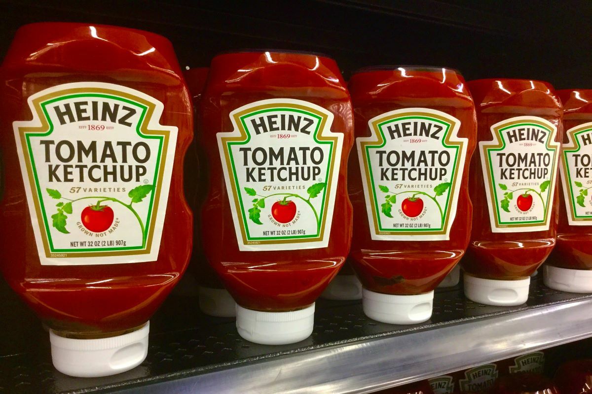 Using ketchup correctly is not an art.  It is mathematical equation science