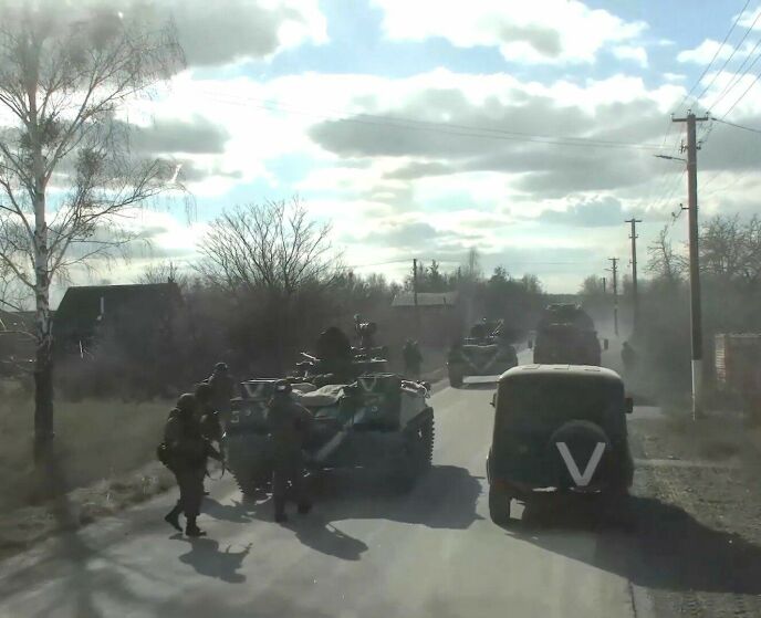 Invasion: This photo is supposed to show Russian soldiers on their way to southern Ukraine, allegedly on their way to Chernobyl, among other things.  The image has not been verified.  Photo: Russian Ministry of Defense