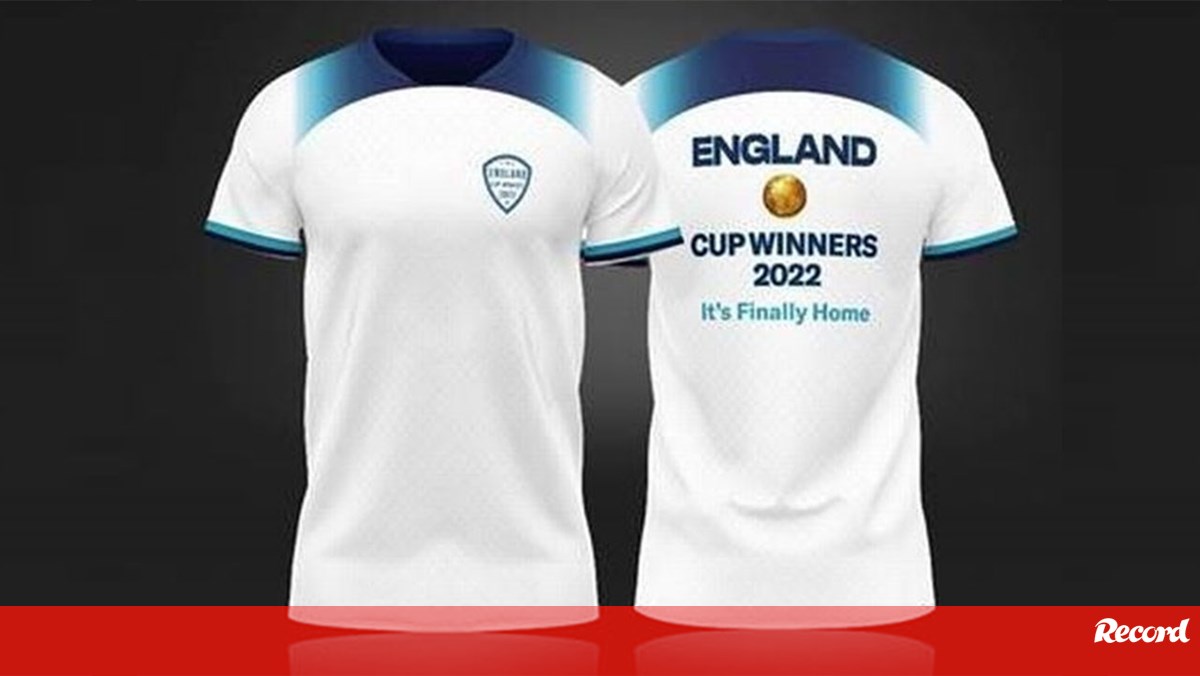 An English businessman made 18,000 shirts to celebrate the world title: now he doesn’t know what to do with them – England