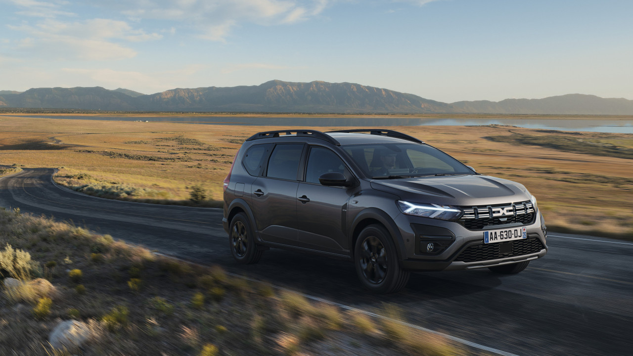 Dacia’s first hybrid.  “The cheapest hybrid family on the market”